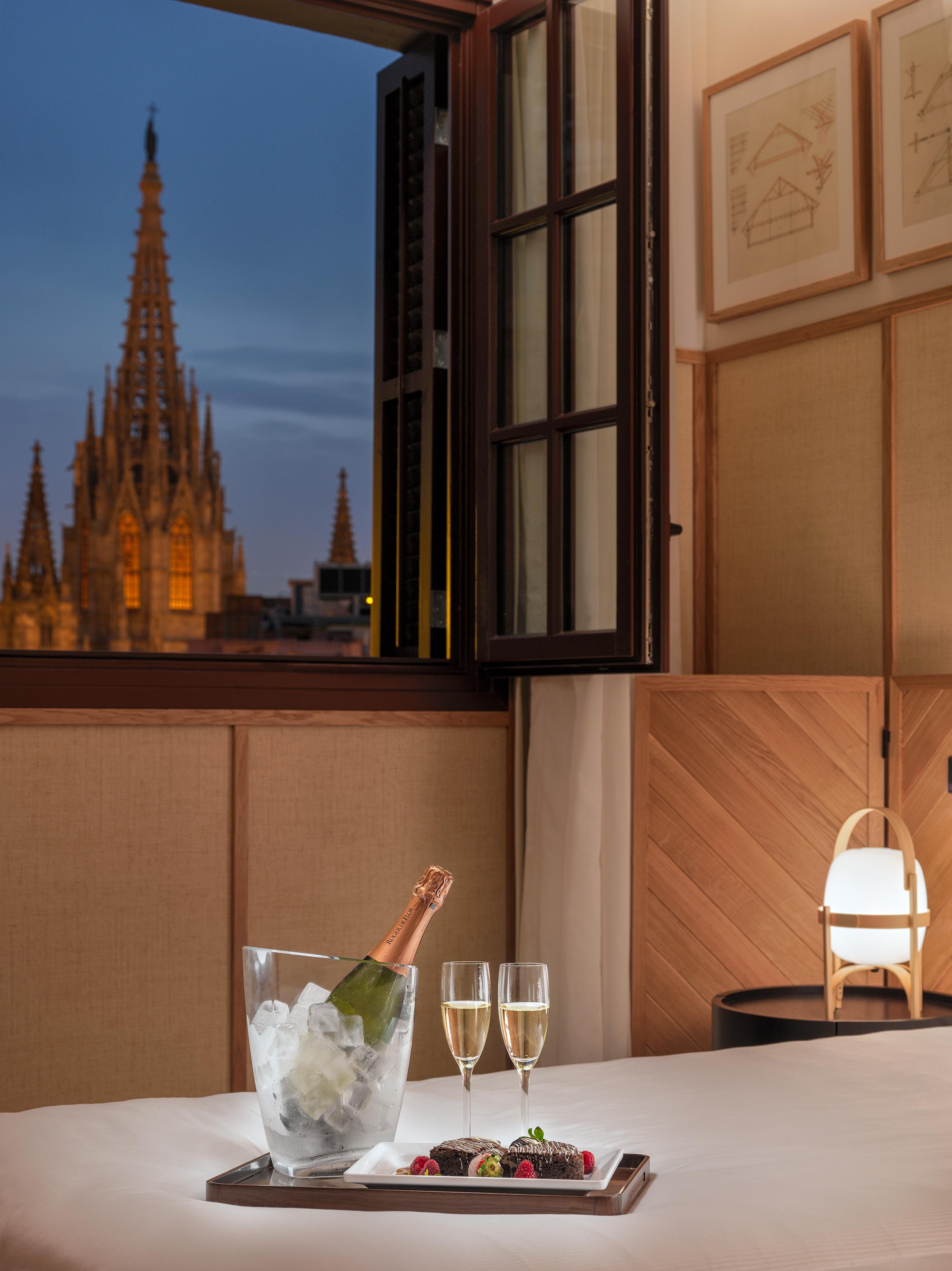 H10 Madison Hotel Barcelona Exterior photo